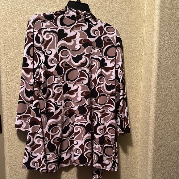 Dressbarn Brown, Black and White Patterned Cardigan, Size 1x - Picture 6 of 7